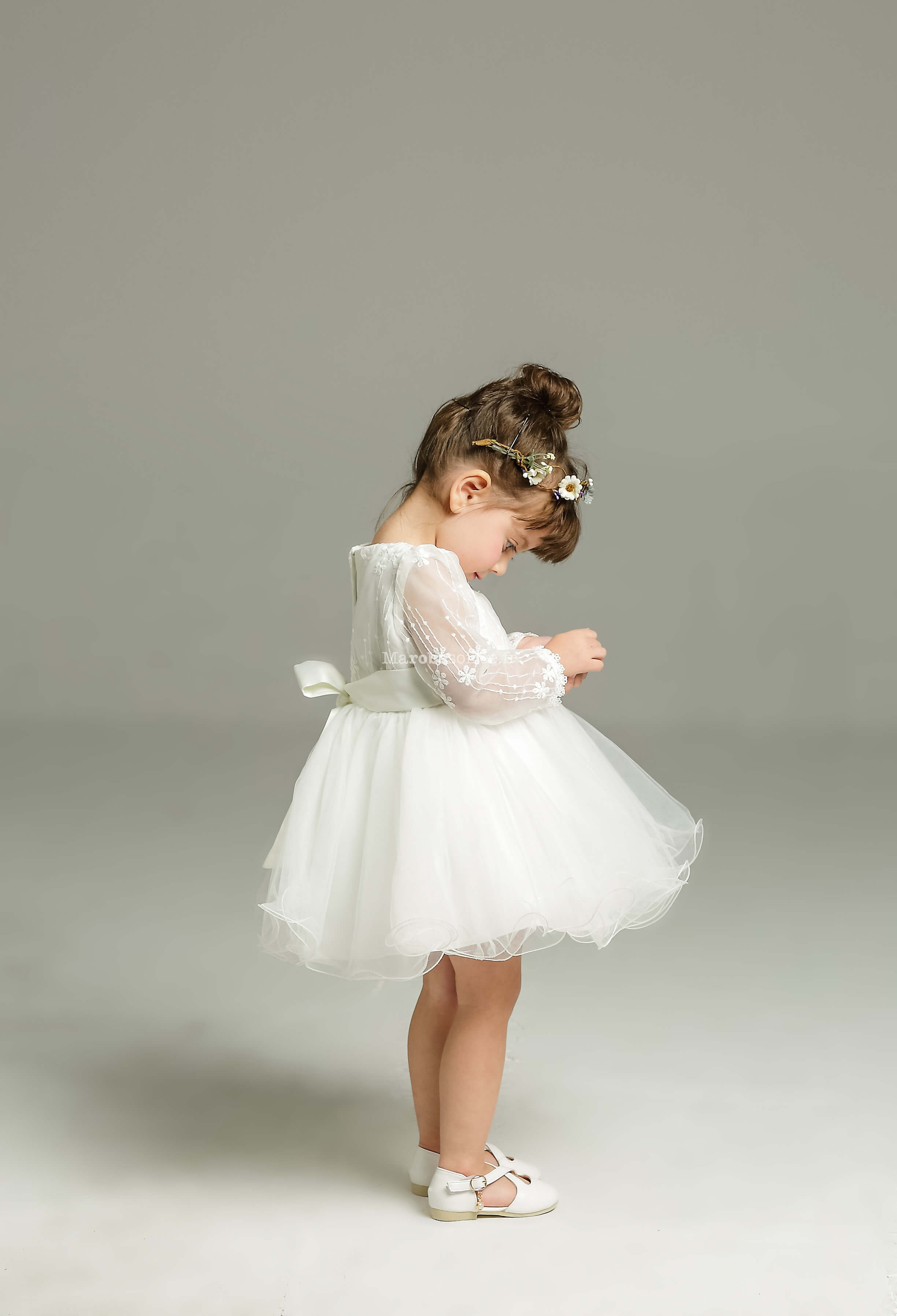 Robe baptêmes bébé courte dentelle tulle manches longues