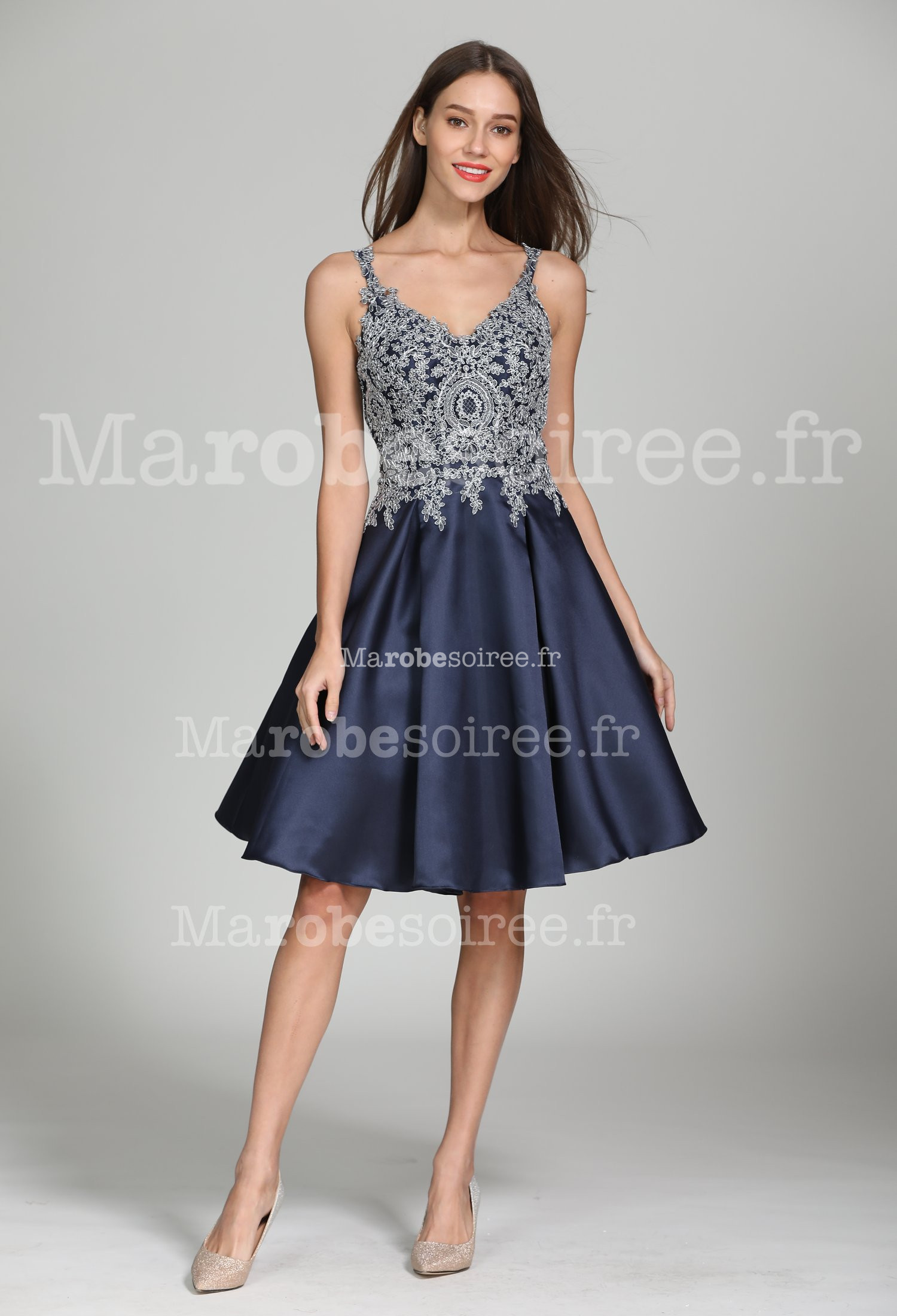 Robe courte a bretelles broderie argente