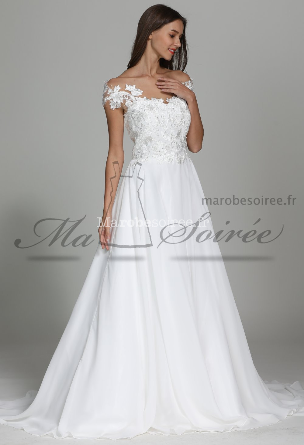 sublime robe trap ze avec dentelle et tra ne