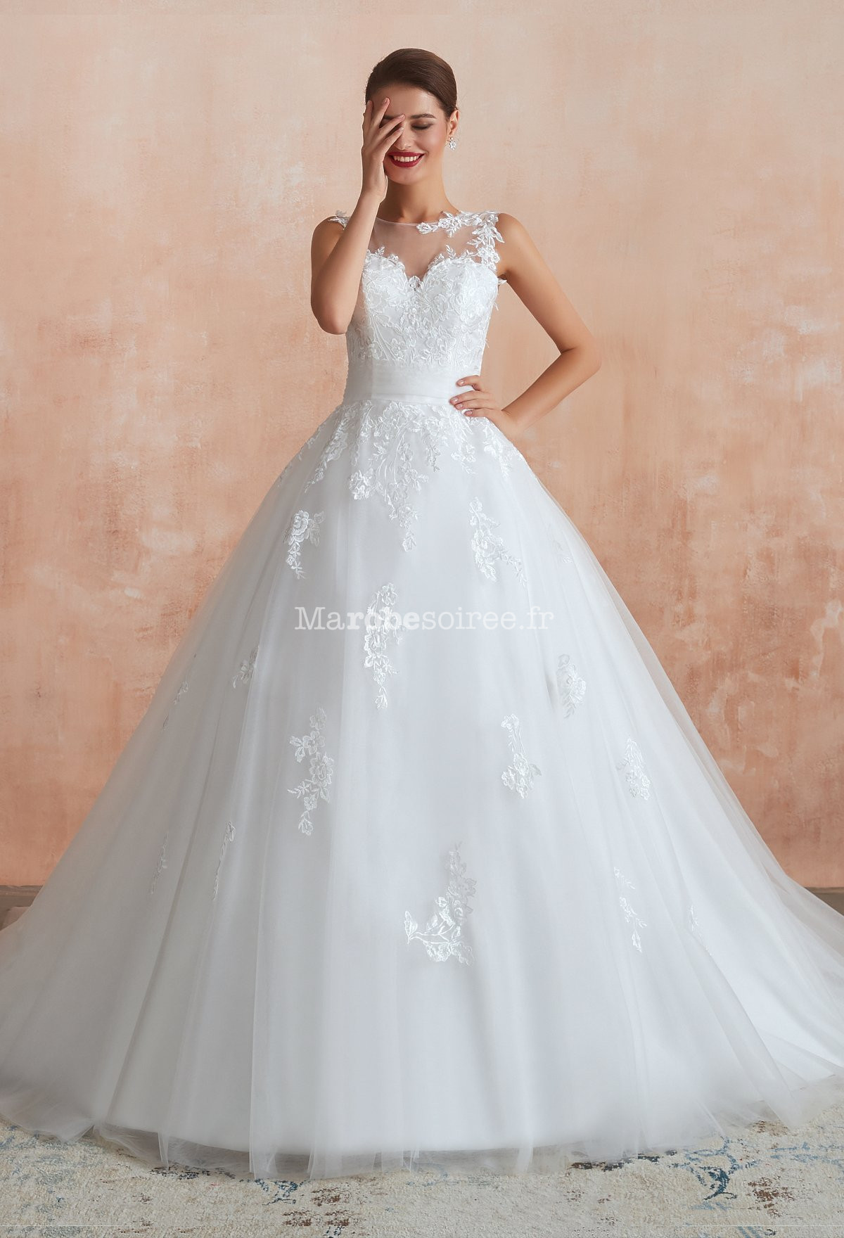 Robe princesse petite fille blanche en tulle brodé avec jolies