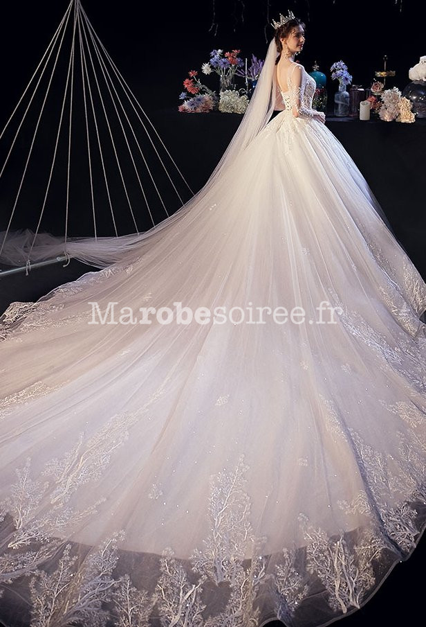 Robe de mariée princesse avec traîne