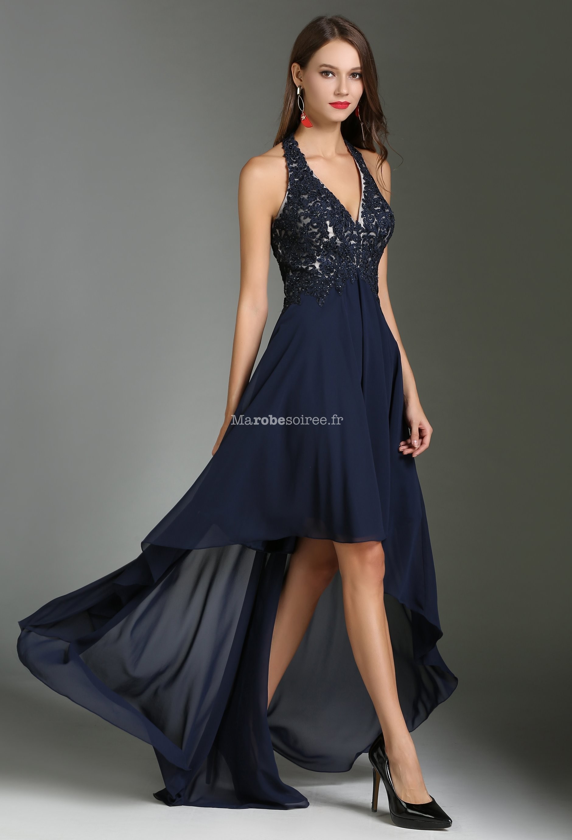Robe de soiree bleu nuit dentelle asymetrique
