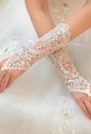gants de mariage avec broderie fine ornée de strass et perles réf S61