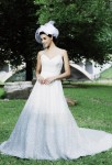 robe de mariée sobre et élégante blanche 